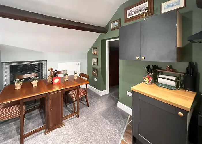 The Stables - Uk44766 *